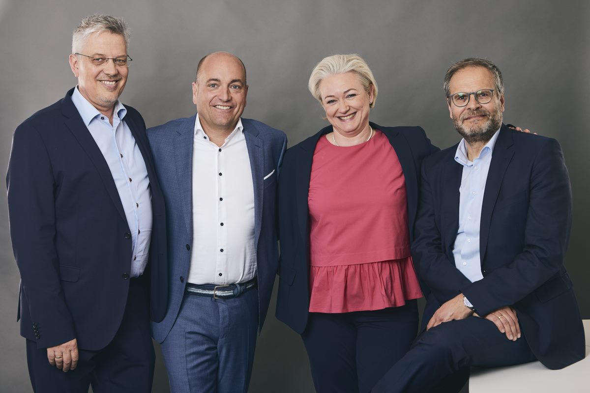AuditJurTax-Geschäftsleitung Michael Heinze, Christian Riehl, Melanie Schmid und Firmengründer Ernst Altweger.